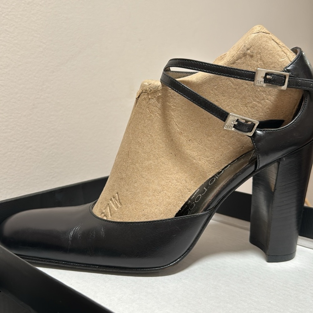 Hundred percent leather gorgeous Italian shoes with heel - Picture 3 of 7